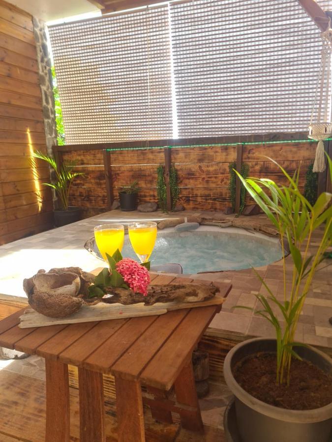 Kami Lodge F3 Jacuzzi Riviere-Salee Exterior photo